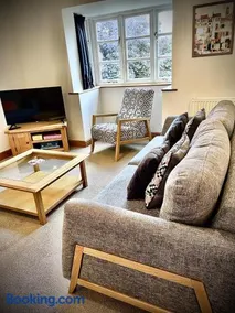 Vicarage Court detached bungalow - Image 1