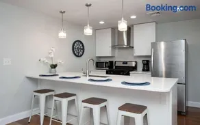 Jennifer's Penthouse 2 Floors - Amazing City View! - Image 4