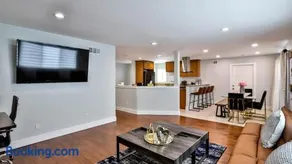 H&H Modern Lux 4BD 1 King Suite 3 Queen SoCal Disney - Image 5
