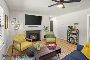 Back-40 Retreat with Hot Tub & Bike Garage - Image 2