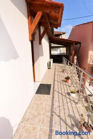 Twin's House - Image 2