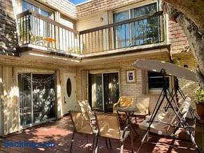 Townhouse with Private Patio - Image 5