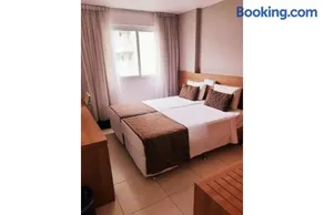 MELHOR Localização na Barra da Tijuca- Apartamento com Ar, wifi, microondas - Image 3