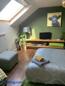 First floor Pad Carterton near Burford - Image 1