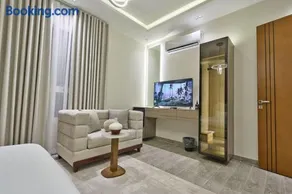 شقة بثلاث غرف فاخرة وبطراز أنيق - Image 4