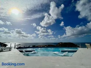 Luxe Pool Villa with Big Views and A Sandy Beach Nearby - Driftwood Villa - Image 4