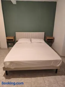 Stanza con Bagno Privato in appartamento condiviso - Image 2