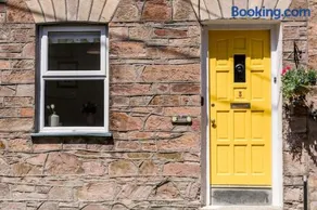 Stylish cottage in the heart of town - Image 3