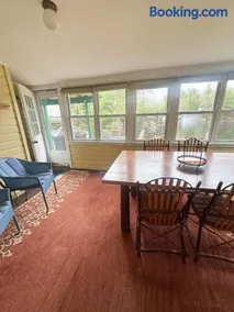 Authentic Cottage on Lake George - Image 1