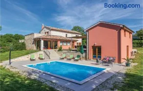 Stunning Home In Svpetar U Sumi - Image 1