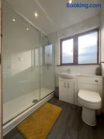 Uddy Howard court comfy professional space - Image 3