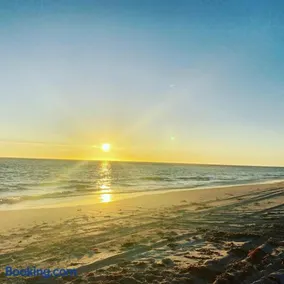 Rustic Charm, by the beach - Image 1