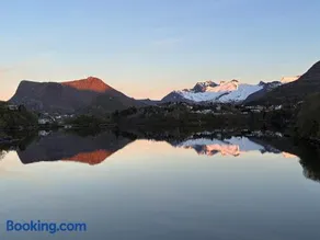 Between fjord and mountain - Image 1