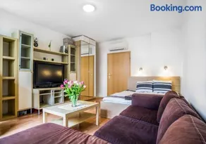 Lovely Corvin Apartment - Image 1