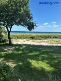House direct to beach - Image 4