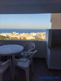 Apartamento reformado con piscina y vistas - Image 2