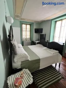 RL - Boutique Suites & Apartments - Image 3