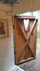 Hiking Cabin - Image 4