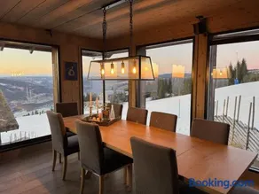 Beautiful Ski-in Ski-out Cabin at the top of the mountain in Hafjell - Image 3