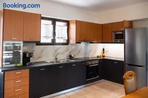 Irinis House - Image 2