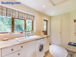 1 Bed in Bampton oc-limkc - Image 4