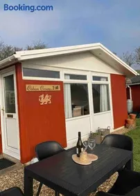 Caban Croeso-The Welcome Cabin, Holiday let, near Mansion House Llansteffan - Image 1