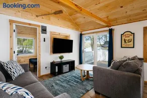 Arbutus Lakeview-Fishing-Pet Friendly-Near TC! - Image 2