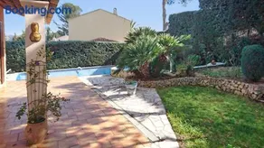 Villa avec piscine à Saint-Raphaël et vue sur la montagne - Image 1
