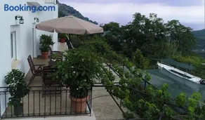 D & K Guest House - Image 2