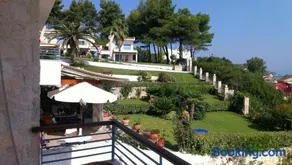 Joanna's Seaside Villa - Image 1