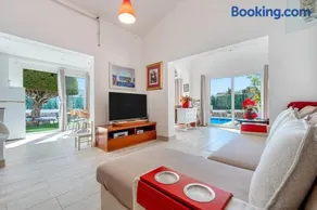 Hauzify I Villa Magalí - Image 2