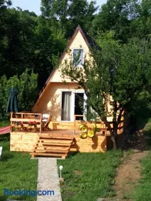 Cabana din livada cu ciubar - Image 5