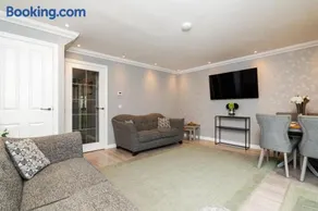 3BR Parking Nr Dalhousie Castle &Edinburgh Airport - Image 2