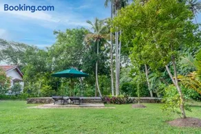 Beautiful 5 Bed Colonial Villa, Pool, Lush Garden and Cook - Image 4