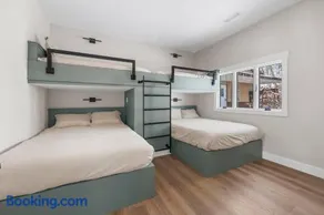 Secluded Family Cabin with Hot Tub - Image 4