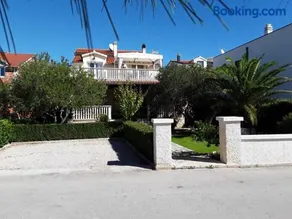 Apartments Mali Dvori - Image 1