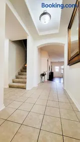 Springwood Executive Home near Exxon Campus - Image 2
