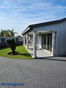 Elitha Boutique Bed and Breakfast - Image 3