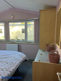 Lower Hyde Caravan - Image 4