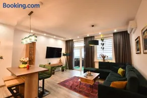 Green Penthouse - Image 2