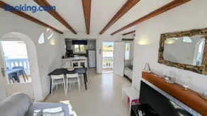 Appartement de vacances adapté aux familles avec piscine, terrasse et jardin | À côté de la plage | Parfait pour le travail à distance - Image 2