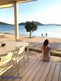 BUQEZ Eco Resort - beachfront 20 & House 42 - Image 3