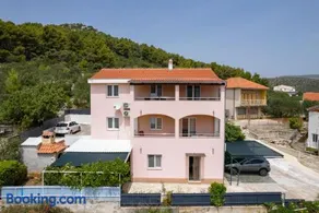 Apartments Iva - Image 1