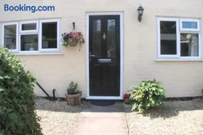 9 Bromleys Court - Image 2
