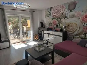 Spacious apartment with Garden close to the sea in Kastel Luksic Split - Image 5