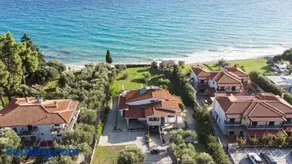 Azure Coast Seafront Retreat - Image 1