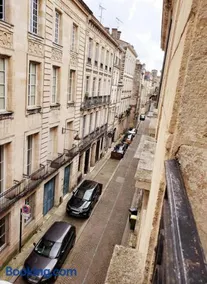 Ravissant appartement entièrement rénové T2, proche de la rue Saint Catherine - Image 2