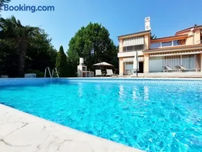 Apartments in Villa Azra - Image 1