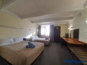 Charles Sturt Motor Inn - Image 2