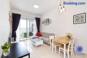 Home, Cosy&Luxury Apartment - 5mins to Airport, Free Pool&Gym, Airport Pick up Service - Image 5